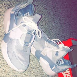 Nike Air Huaraches City Low